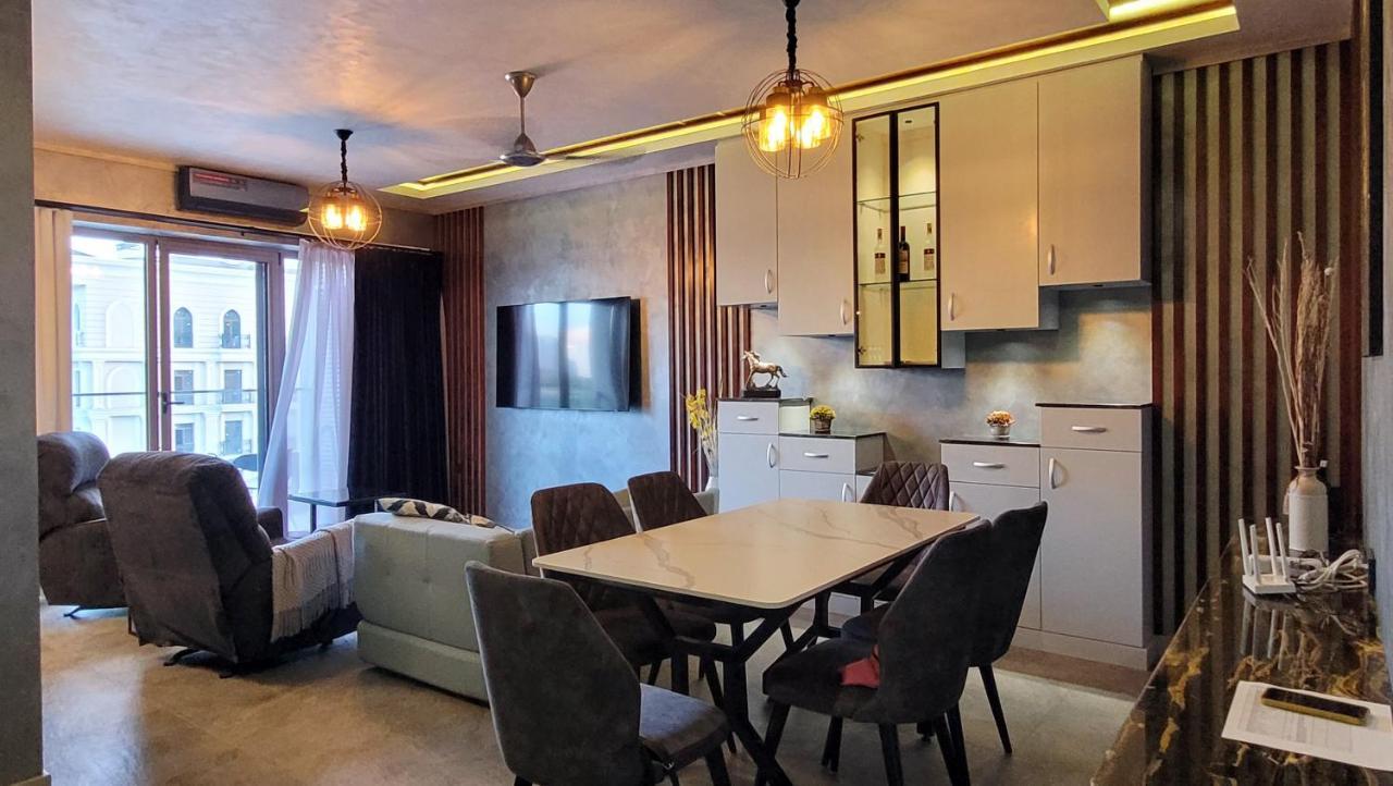 Ultralux 75 Apartment Tashkent Bagian luar foto
